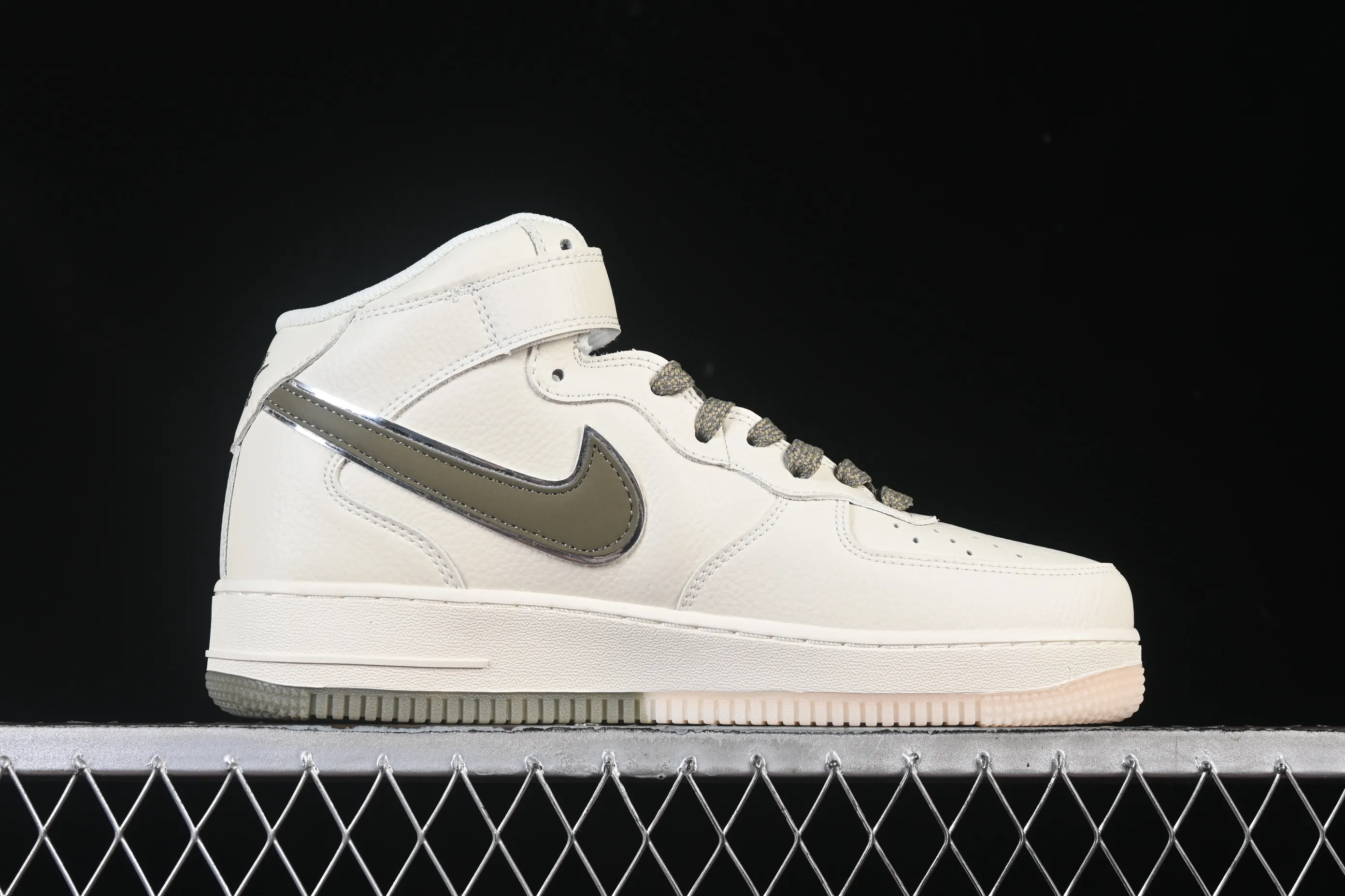 All categories Nk Air Force 1 Air Force series Nk Air Force 1 Mid Air Force mid-top Nike Air Force 1'07 Mid rice army green two-color bottom Starry sky Air Force 1 mid-top casual sneakers XL0236-231